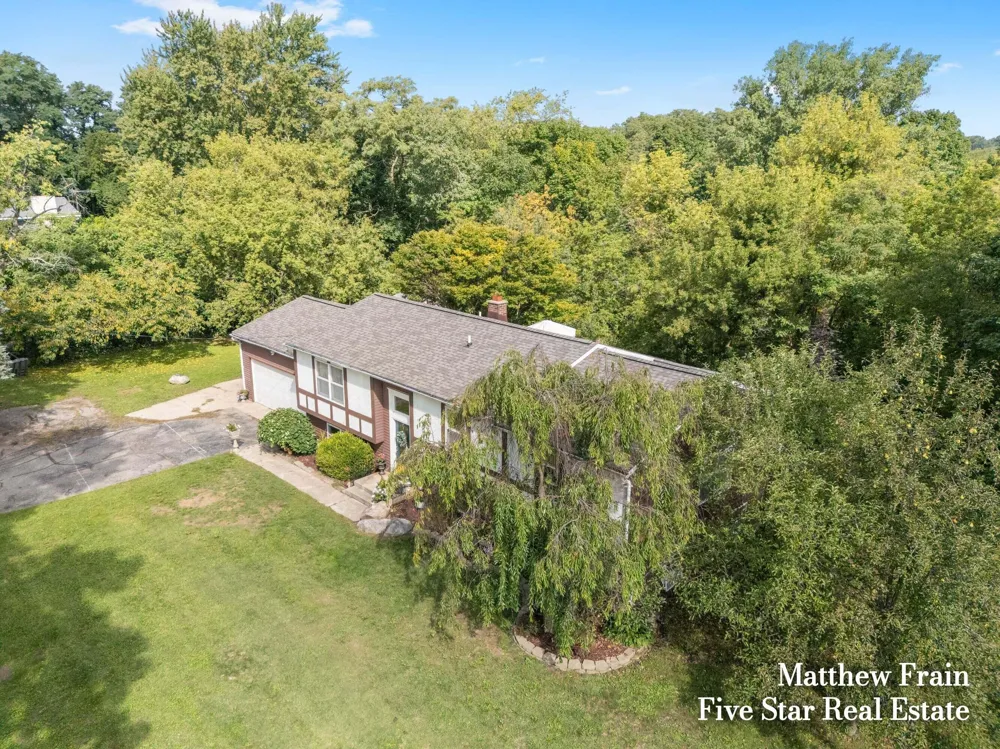 3395 12 Mile Road NW Sparta, MI 49345