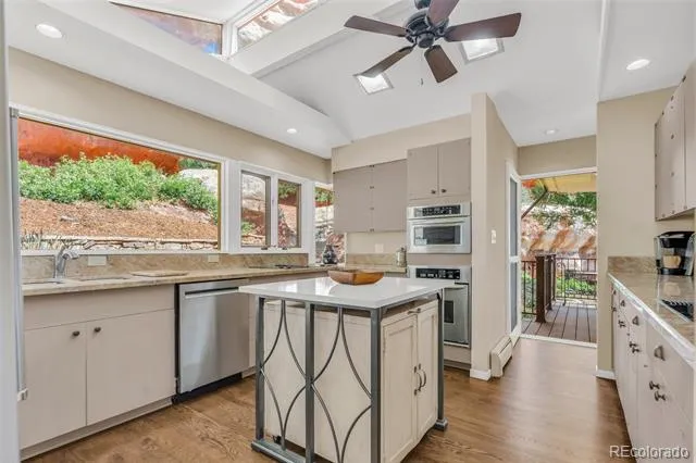 6820 Pike Place Larkspur, CO 80118