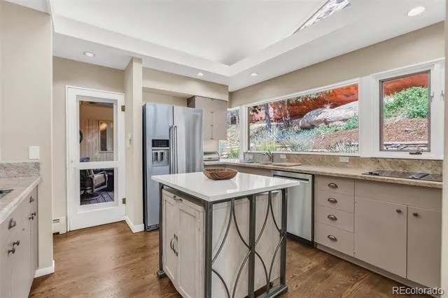 6820 Pike Place Larkspur, CO 80118