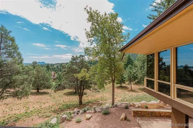 6820 Pike Place Larkspur, CO 80118