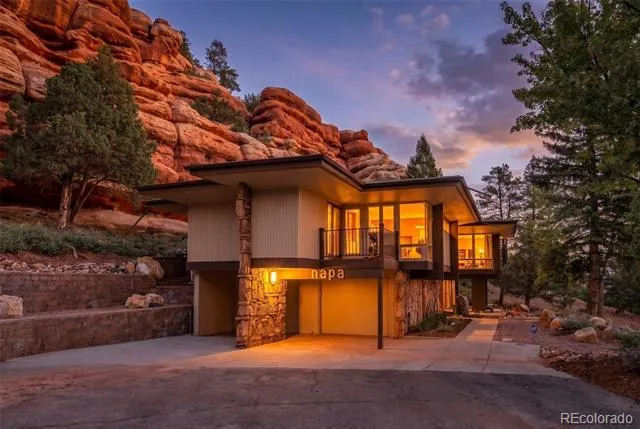 6820 Pike Place Larkspur, CO 80118
