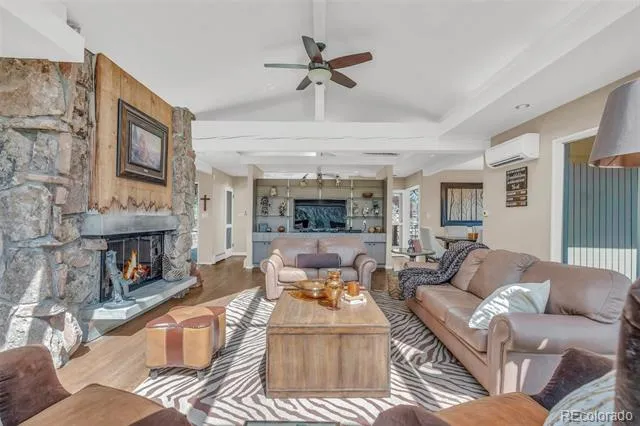 6820 Pike Place Larkspur, CO 80118