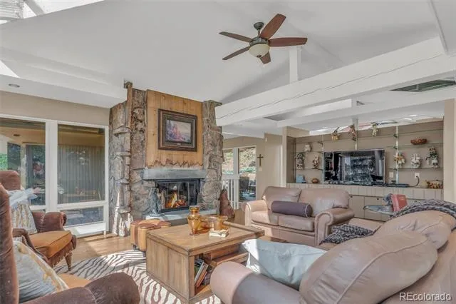 6820 Pike Place Larkspur, CO 80118