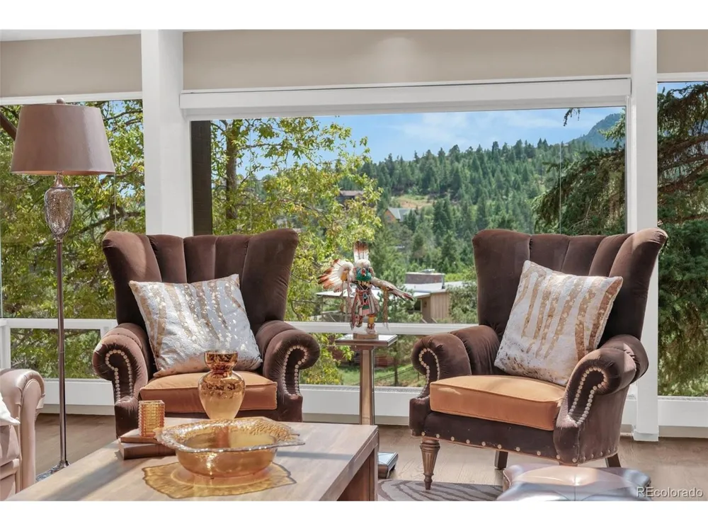6820 Pike Place Larkspur, CO 80118