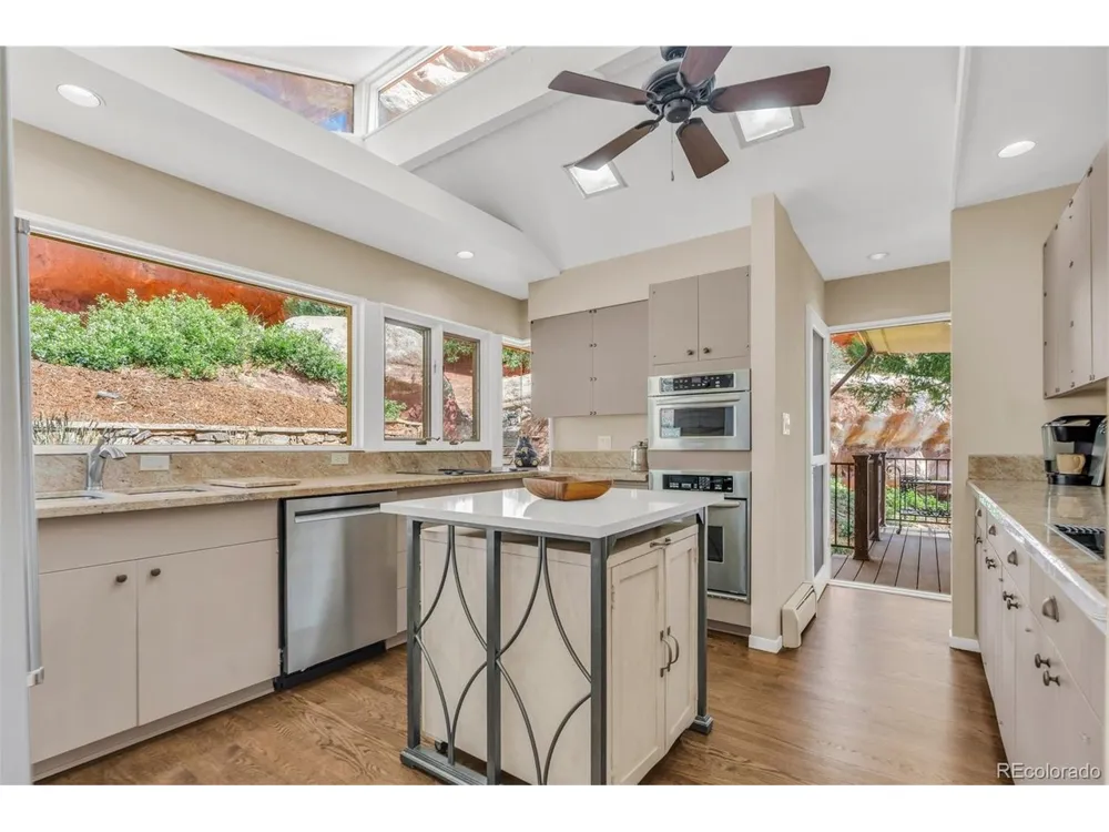 6820 Pike Place Larkspur, CO 80118