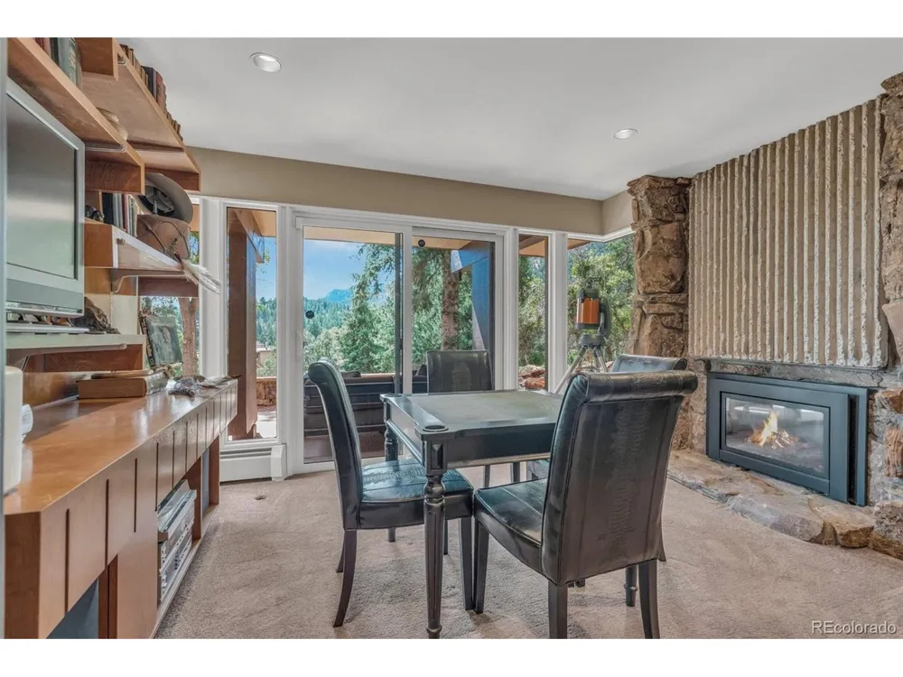 6820 Pike Place Larkspur, CO 80118