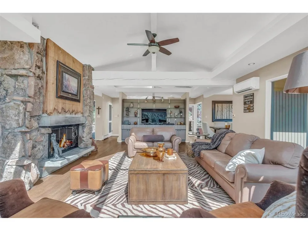 6820 Pike Place Larkspur, CO 80118