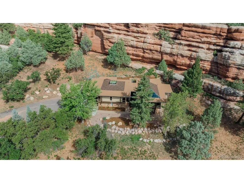 6820 Pike Place Larkspur, CO 80118