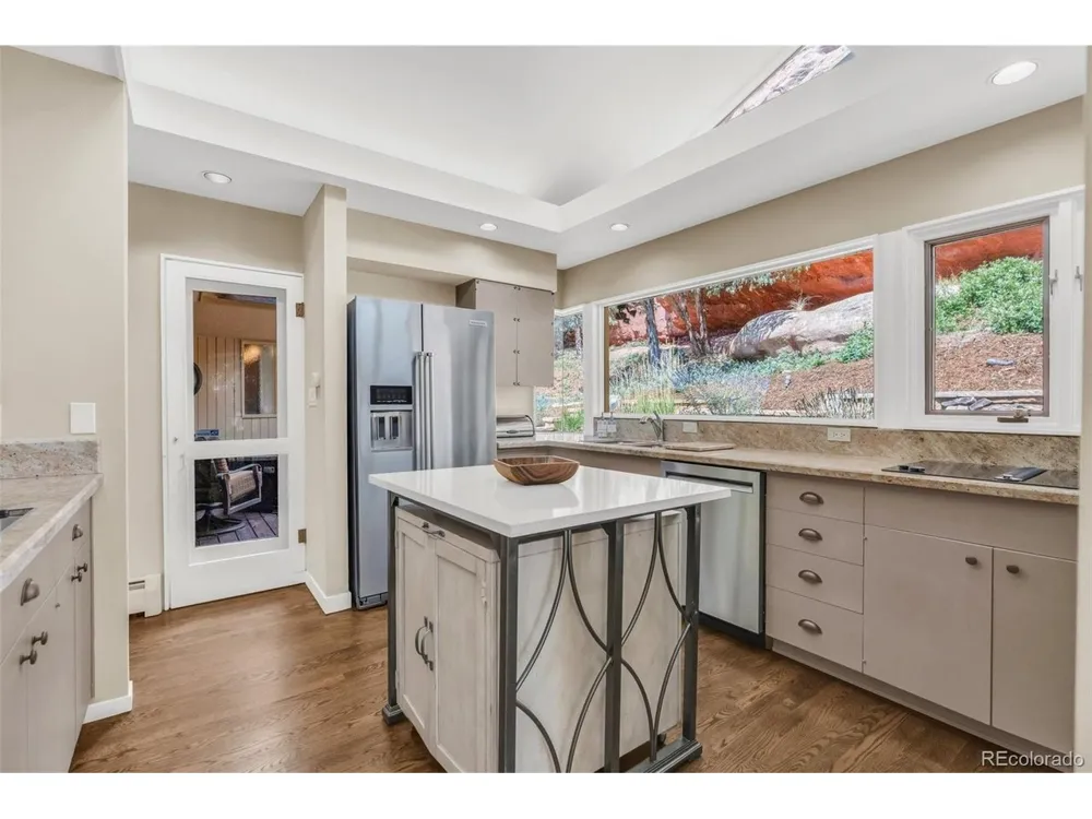 6820 Pike Place Larkspur, CO 80118