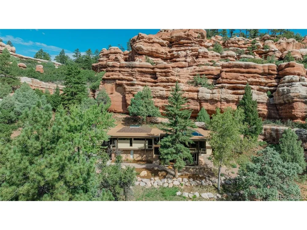 6820 Pike Place Larkspur, CO 80118