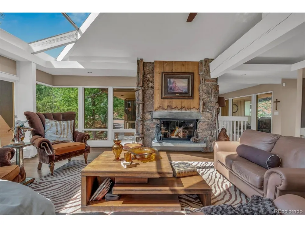 6820 Pike Place Larkspur, CO 80118