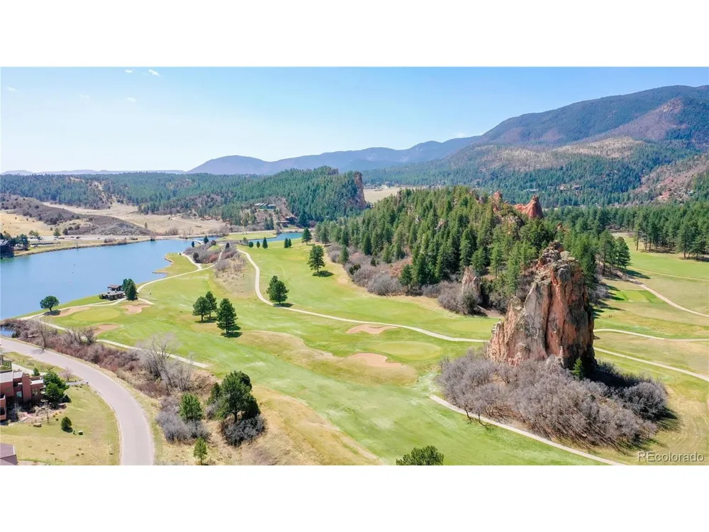 6820 Pike Place Larkspur, CO 80118