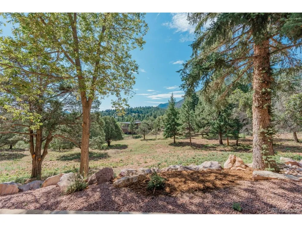 6820 Pike Place Larkspur, CO 80118