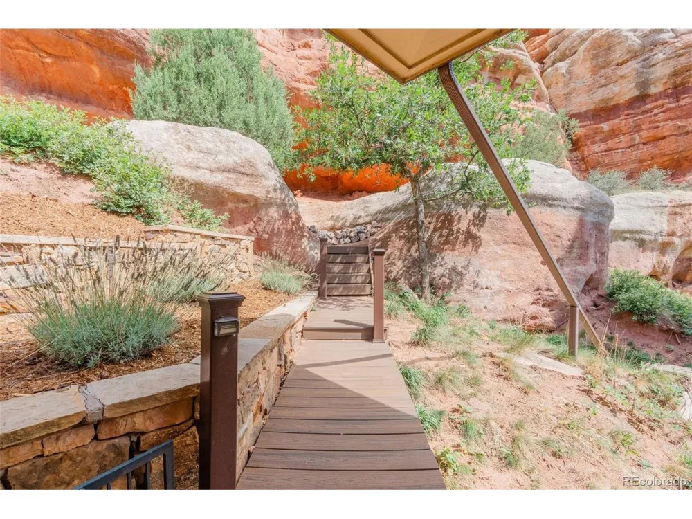 6820 Pike Place Larkspur, CO 80118
