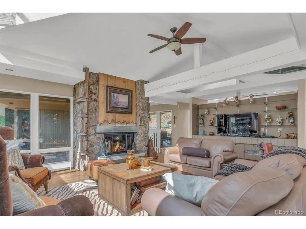 6820 Pike Place Larkspur, CO 80118