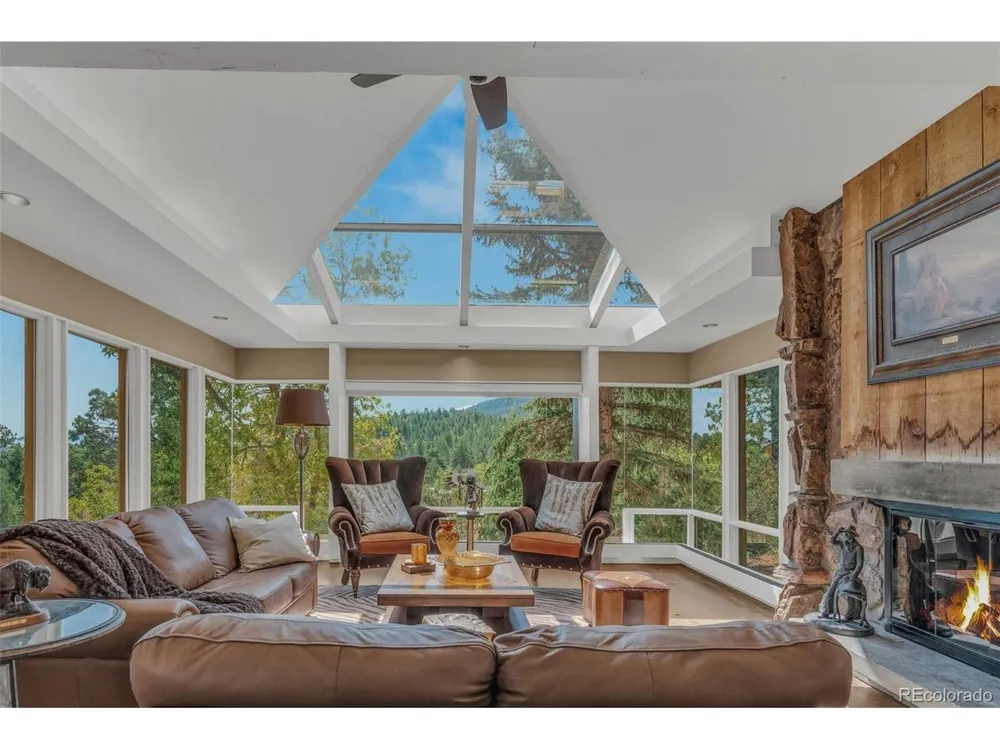 6820 Pike Place Larkspur, CO 80118