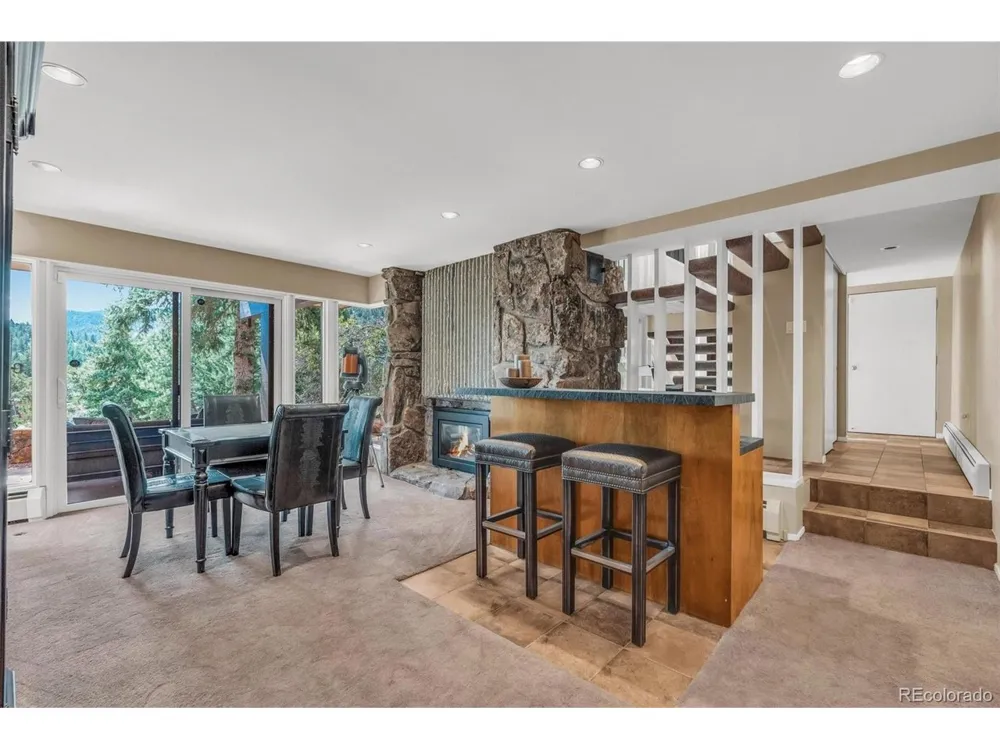 6820 Pike Place Larkspur, CO 80118