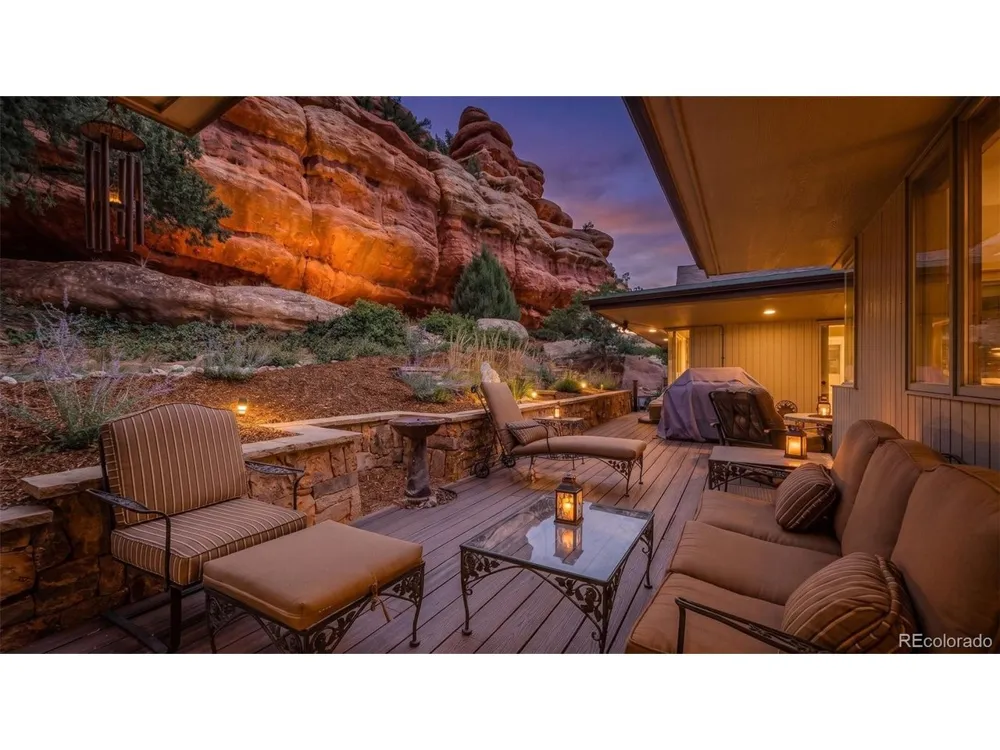 6820 Pike Place Larkspur, CO 80118