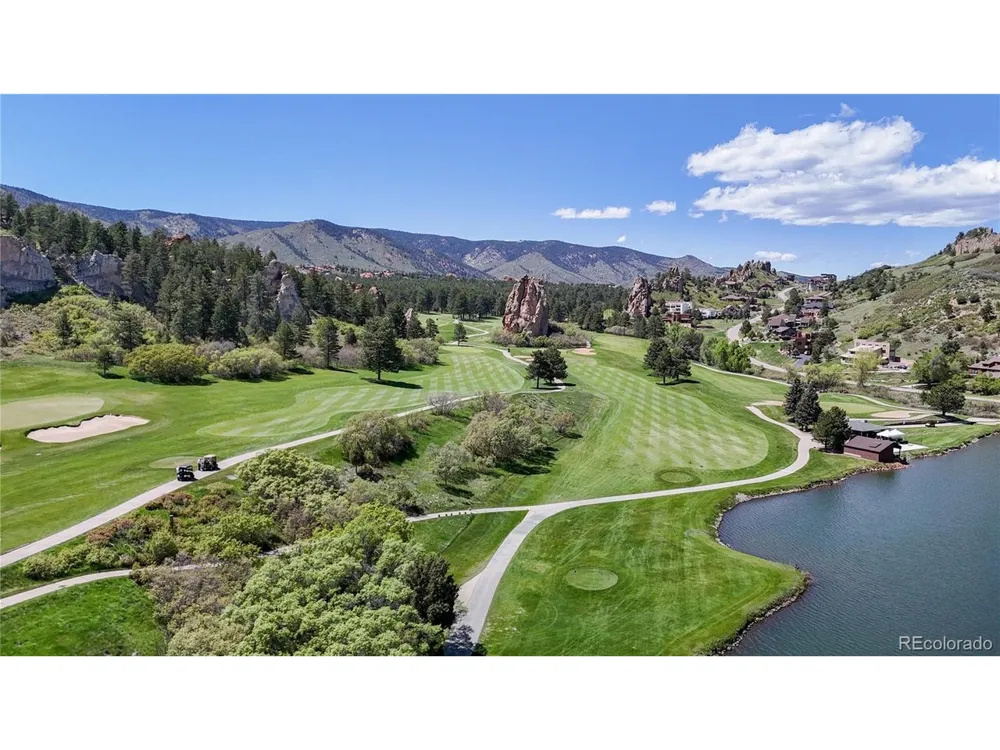 6820 Pike Place Larkspur, CO 80118