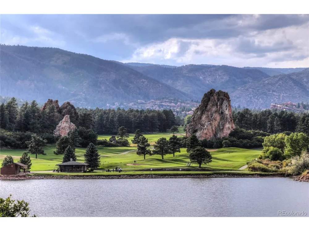 6820 Pike Place Larkspur, CO 80118