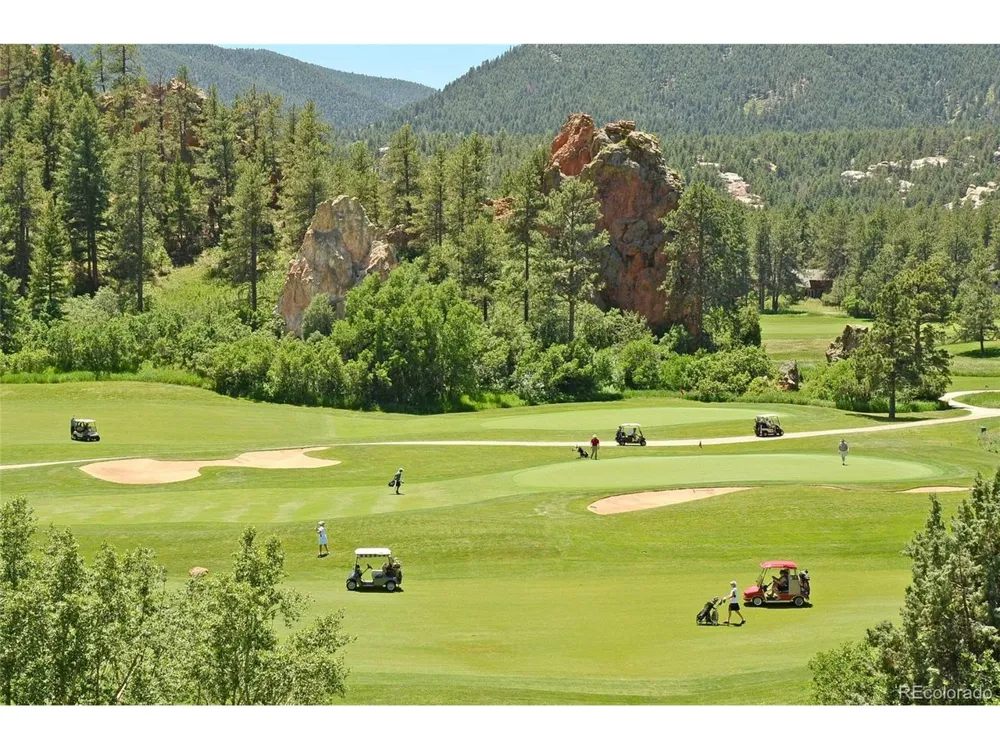 6820 Pike Place Larkspur, CO 80118
