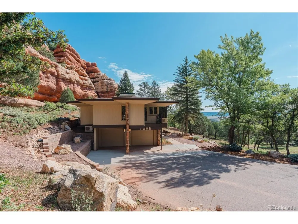 6820 Pike Place Larkspur, CO 80118
