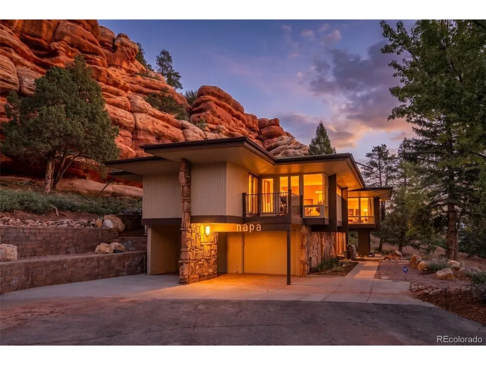 6820 Pike Place Larkspur, CO 80118