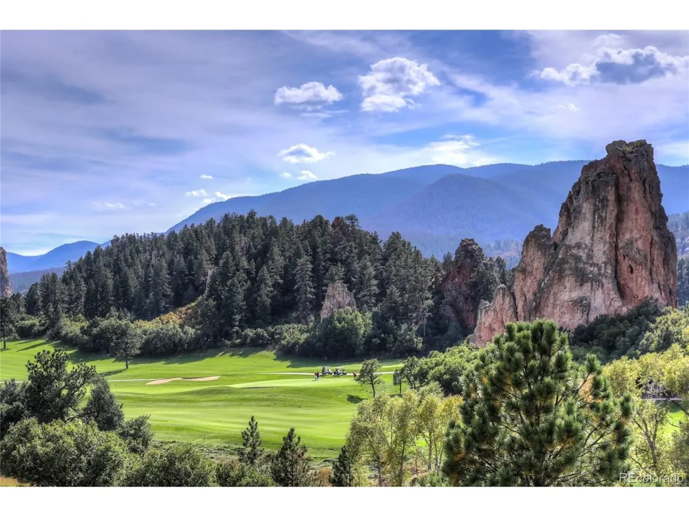 6820 Pike Place Larkspur, CO 80118