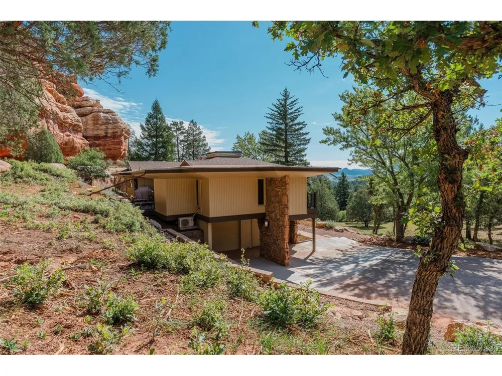 6820 Pike Place Larkspur, CO 80118