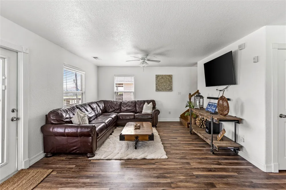 2815 Blue Water Highway Surfside Beach, TX 77541