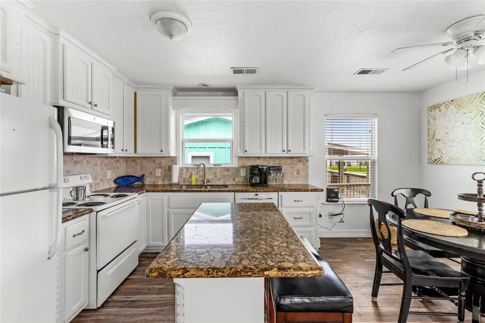 2815 Blue Water Highway Surfside Beach, TX 77541