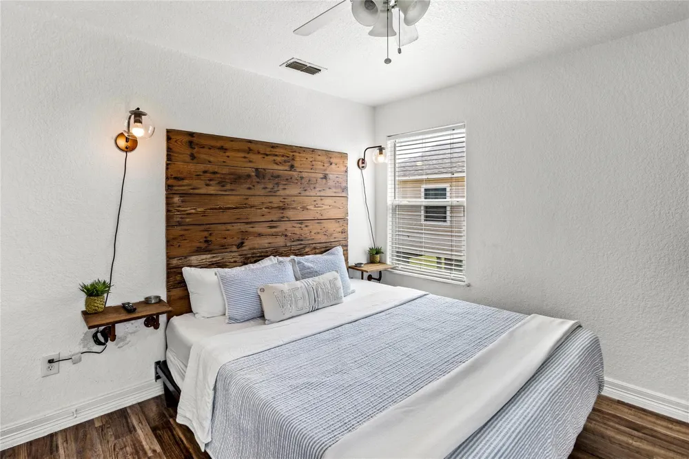 2815 Blue Water Highway Surfside Beach, TX 77541