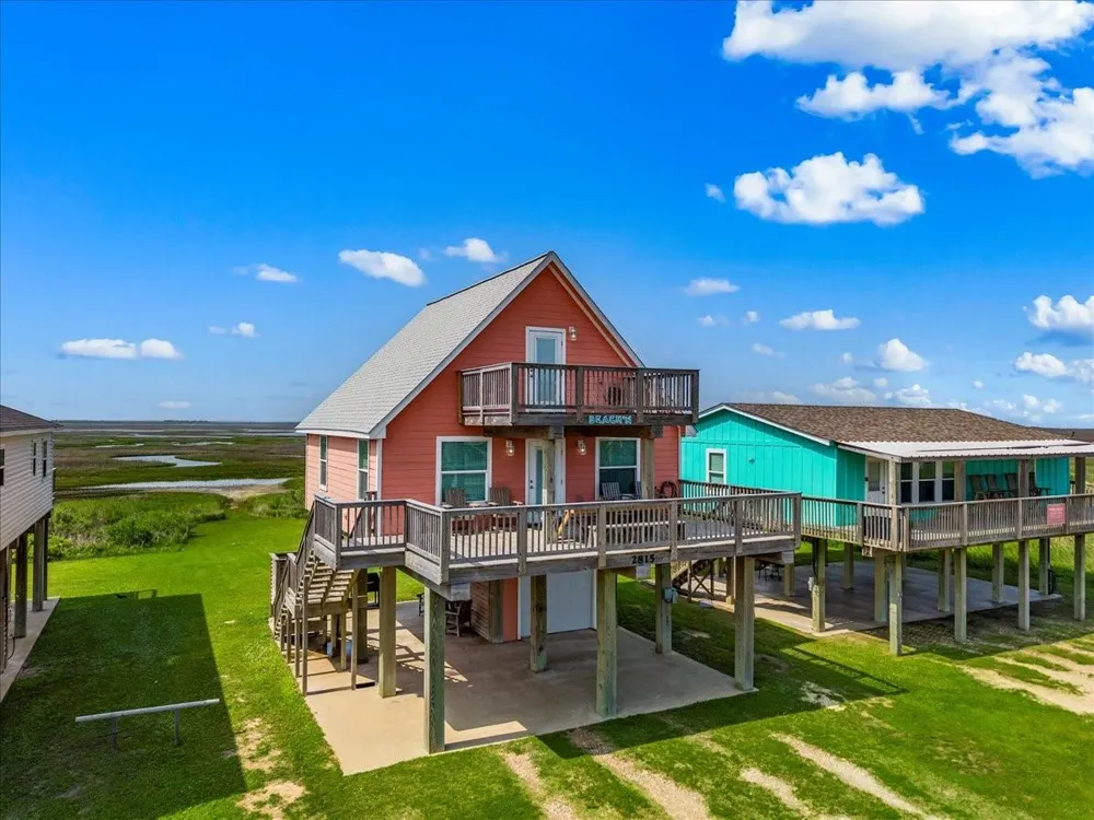 2815 Blue Water Highway Surfside Beach, TX 77541