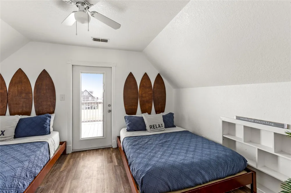 2815 Blue Water Highway Surfside Beach, TX 77541