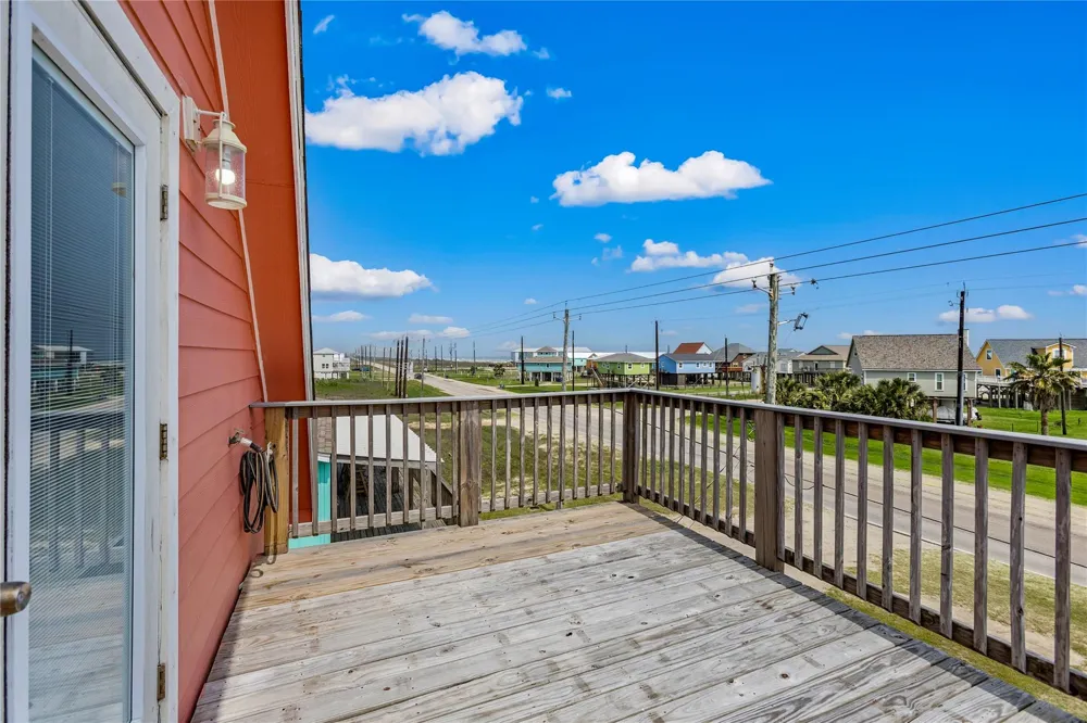2815 Blue Water Highway Surfside Beach, TX 77541