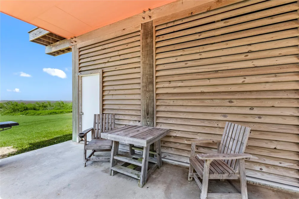 2815 Blue Water Highway Surfside Beach, TX 77541