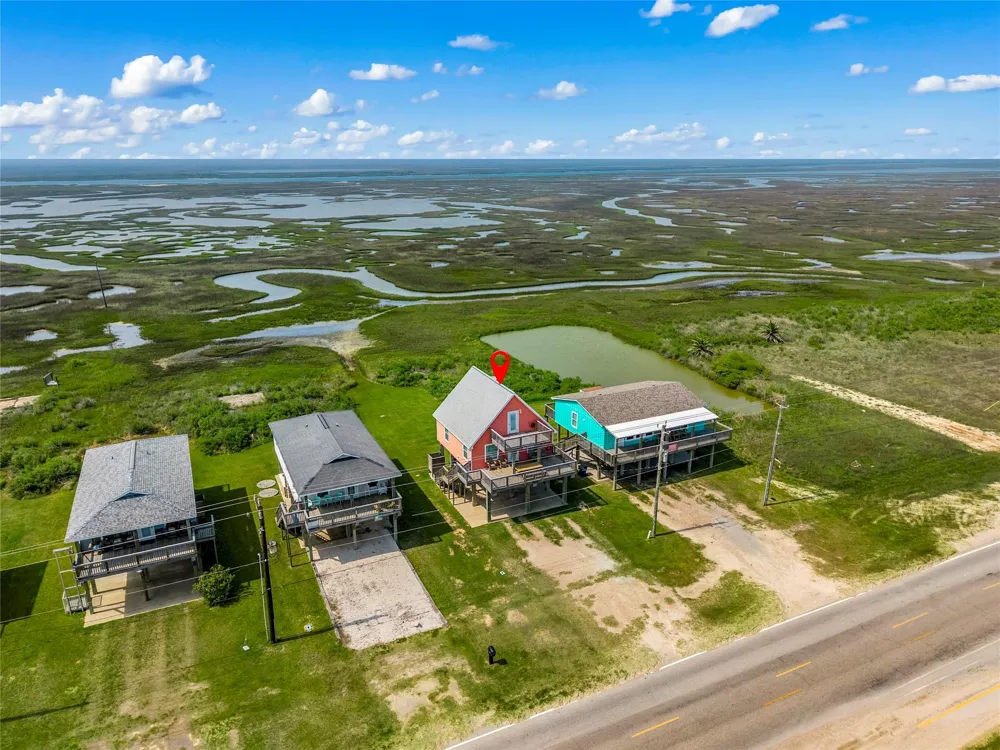 2815 Blue Water Highway Surfside Beach, TX 77541