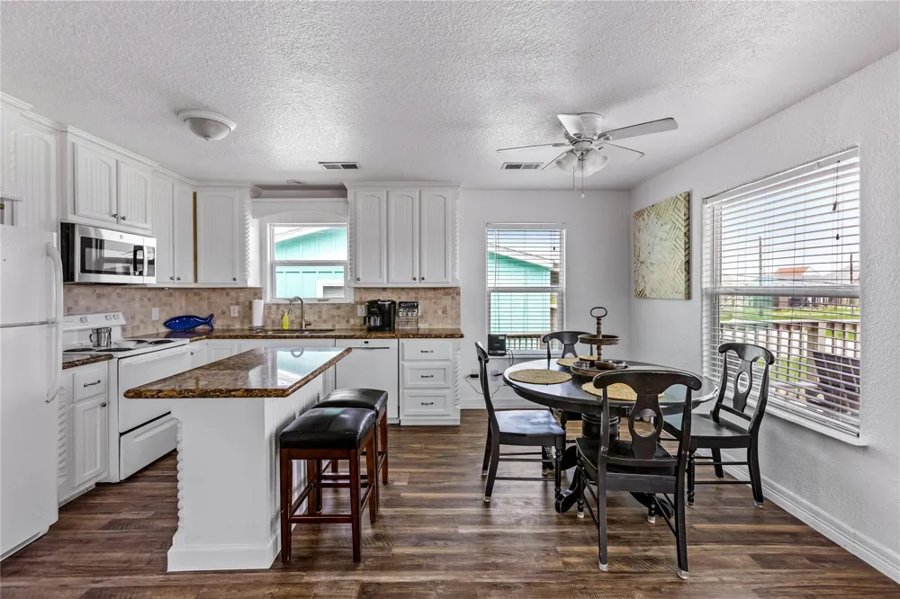 2815 Blue Water Highway Surfside Beach, TX 77541