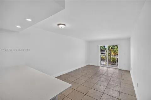 453 SW 2nd St #301C