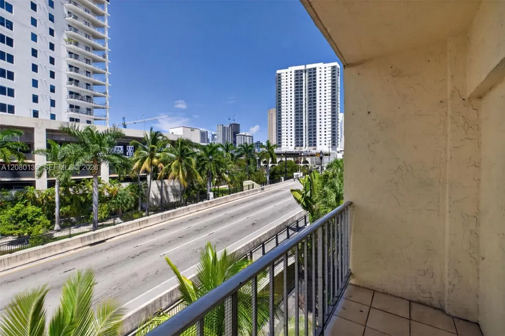 453 SW 2nd St #301C Miami, FL 33130