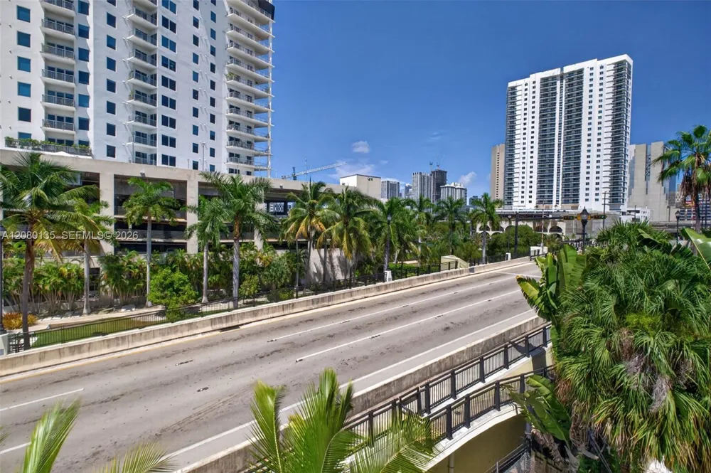 453 SW 2nd St #301C Miami, FL 33130