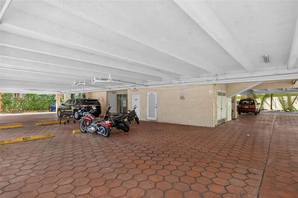 453 SW 2nd St #301C Miami, FL 33130