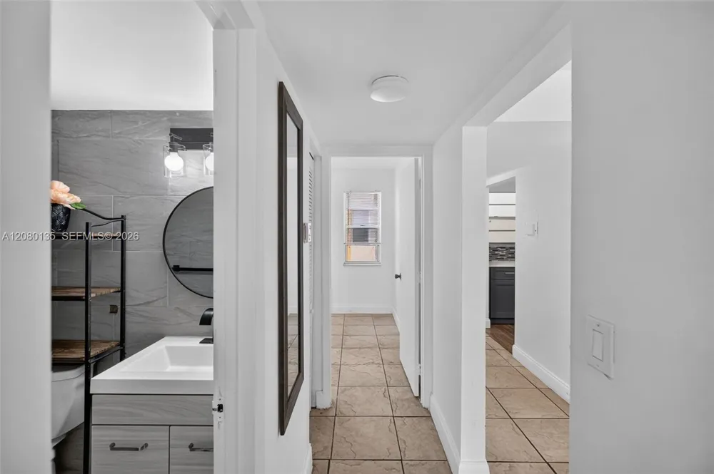 453 SW 2nd St #301C Miami, FL 33130