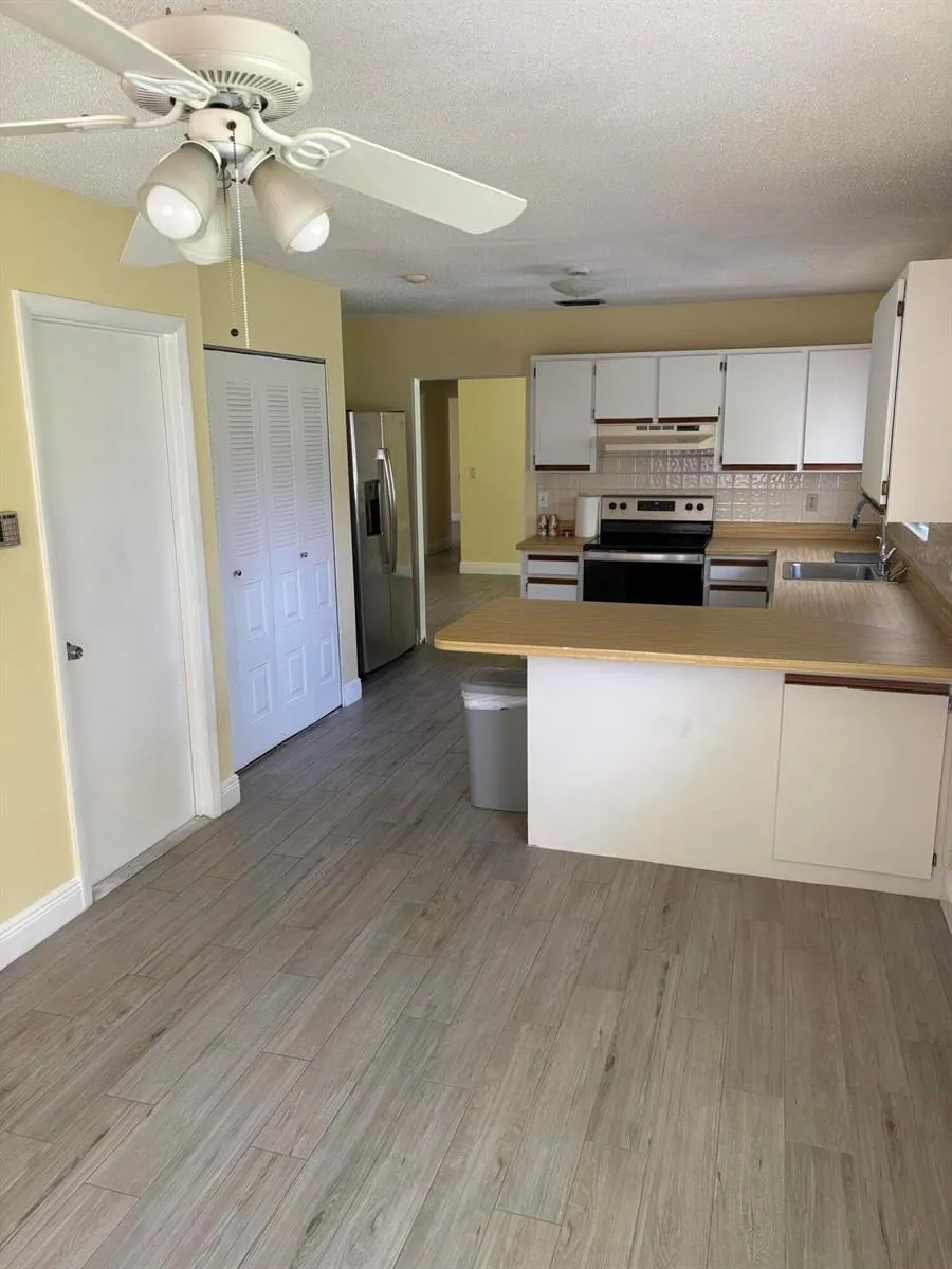 1422 SE ARENSON LANE Port St. Lucie, FL 34952