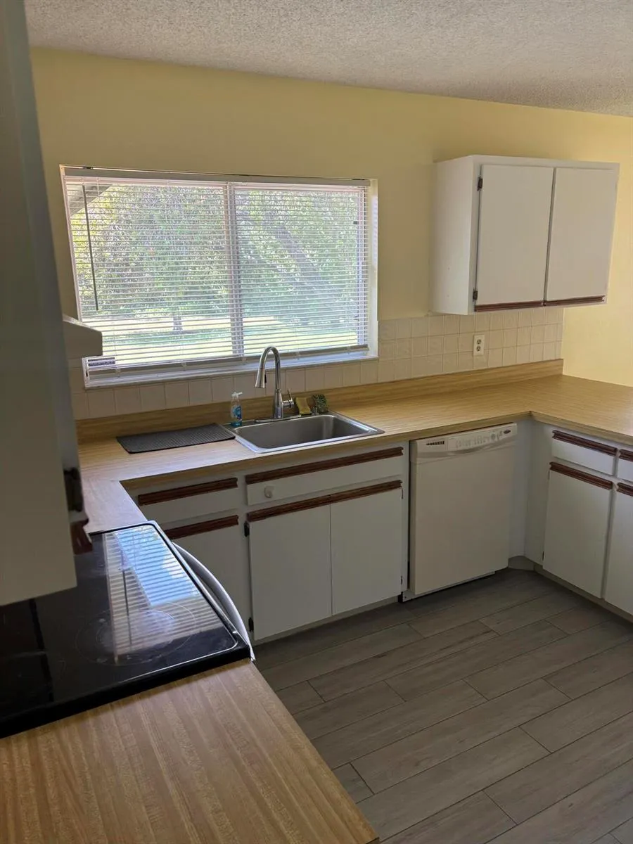 1422 SE ARENSON LANE Port St. Lucie, FL 34952