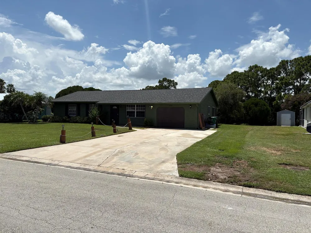 1422 SE ARENSON LANE Port St. Lucie, FL 34952