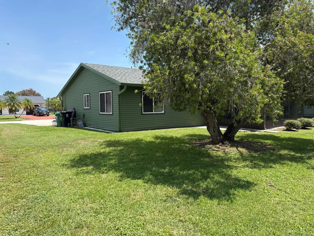 1422 SE ARENSON LANE Port St. Lucie, FL 34952
