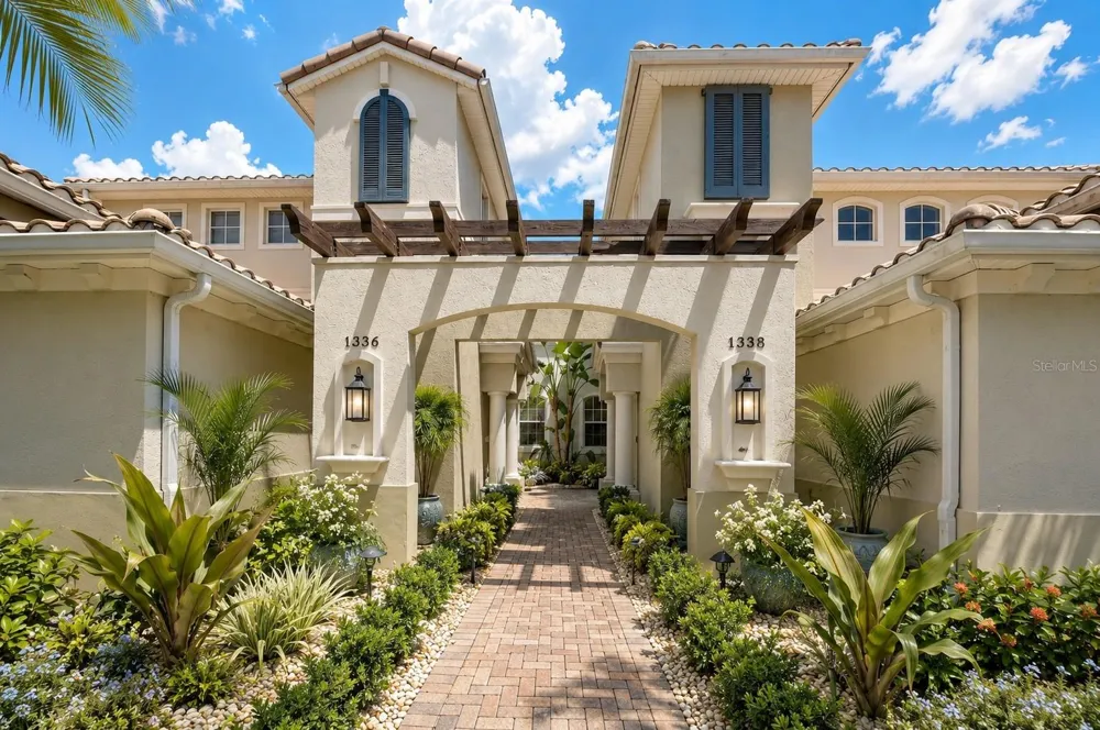 1338 EMERALD DUNES DRIVE #35 Sun City Center, FL 33573