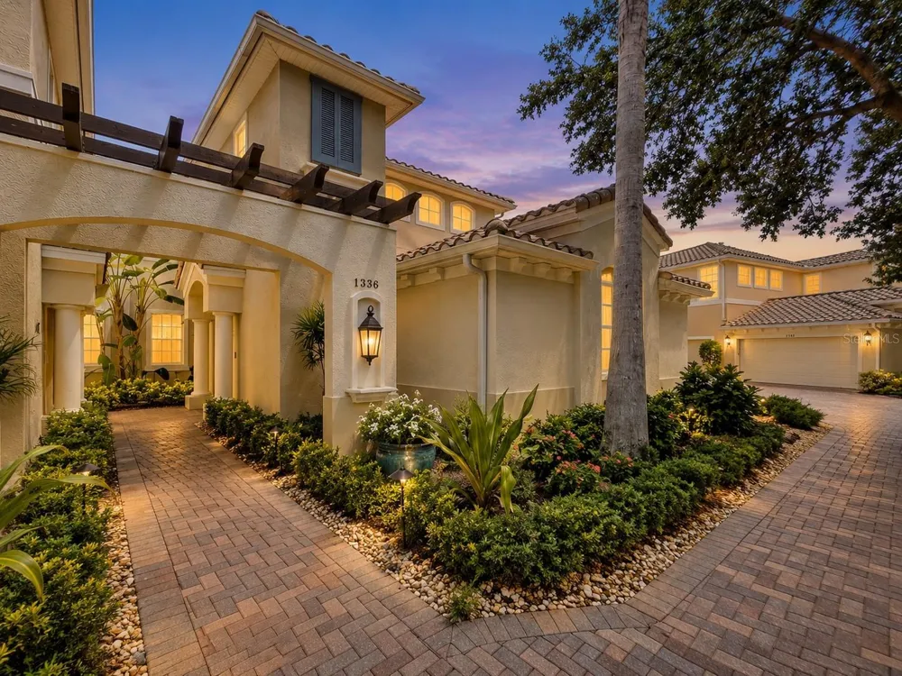 1338 EMERALD DUNES DRIVE #35 Sun City Center, FL 33573