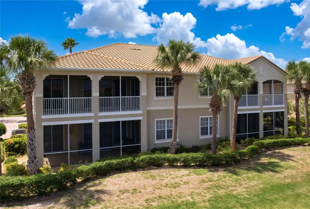 1338 EMERALD DUNES DRIVE #35 Sun City Center, FL 33573